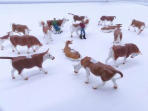 Amy too Modelleisenbahn-Figur Bauern mit Kühe und Kälber