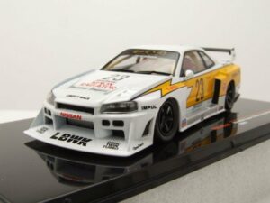 ixo Models Modellauto Nissan LB-ER34 #23 Super Silhouette Skyline RHD 2020 weiß gelb Modella