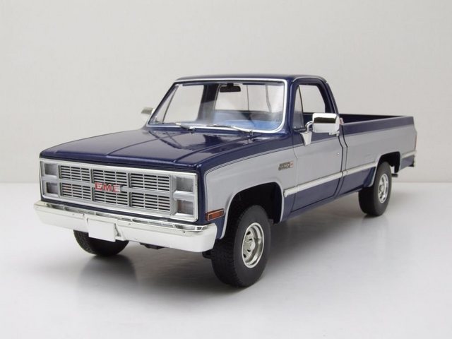 GREENLIGHT collectibles Modellauto GMC K2500 Sierra Grande Wideside Pick Up 1984 blau silber Modellauto