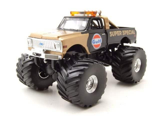 GREENLIGHT collectibles Modellauto Chevrolet K-10 Gulf Super Special Monster Truck 1971 schwarz gold