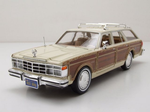 Motormax Modellauto Chrysler Le Baron Town & Country Wagon 1979 beige braun Modellauto