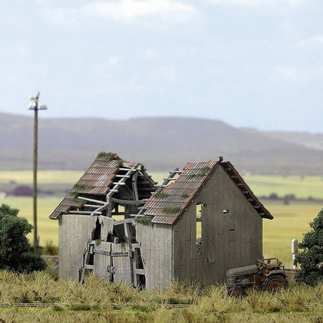 Busch Modelleisenbahn-Gebäude H0 Verfallene Scheune