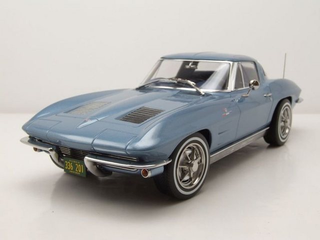 Norev Modellauto Chevrolet Corvette C2 Sting Ray 1963 hellblau metallic Modellauto