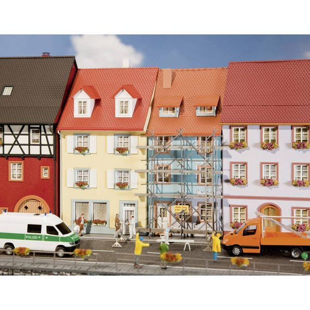 Faller Modelleisenbahn-Gebäude H0 2 Kleinstadthäuser mit Malergerüst