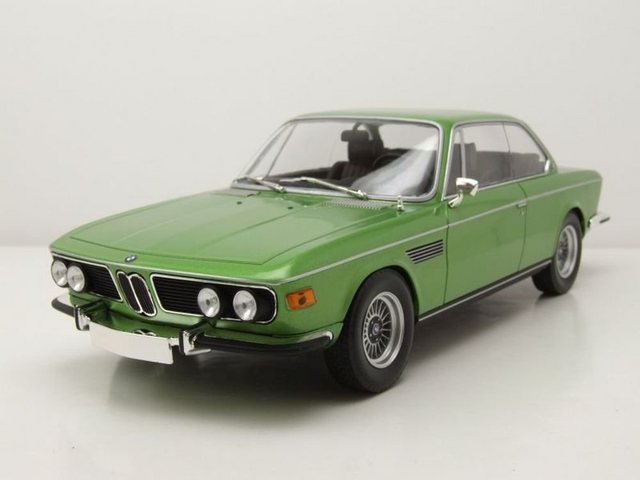 Minichamps Modellauto BMW 3.0 CSi E9 Coupe 1971 grün metallic Modellauto 1:18 Minichamps