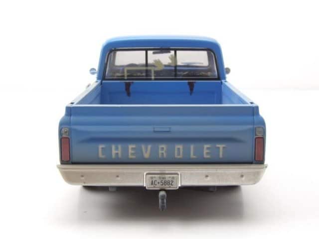 GREENLIGHT collectibles Modellauto Chevrolet C-10 Pick Up 1971 blau grau Texas Chainsaw Massacre Modellau