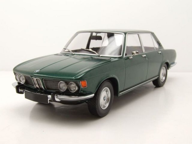 Minichamps Modellauto BMW 2500 E3 1968 grün metallic Modellauto 1:18 Minichamps