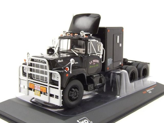 ixo Models Modellauto Mack R-Series Zugmaschine mit Kabine und Rammschutz 1966 schwarz R.D.