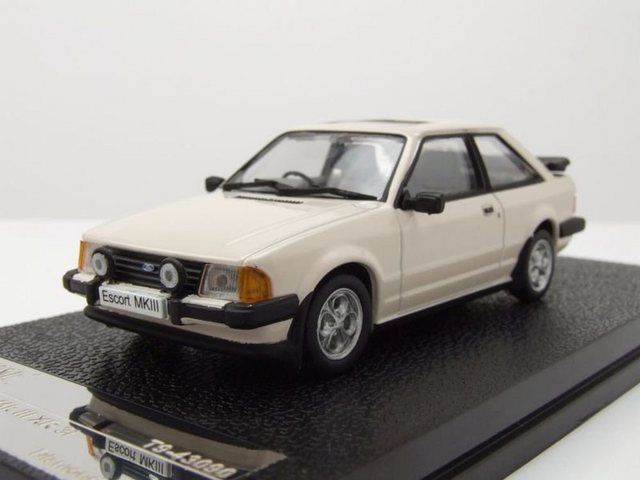 Triple9 Modellauto Ford Escort Mk3 XR3i RHD 1983 weiß Modellauto 1:43 Triple9