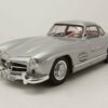 Schuco Modellauto Mercedes 300 SL Flügeltürer 1954 silber rotes Interieur Modellauto